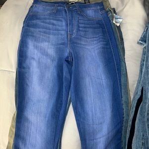 Medium wash skinny